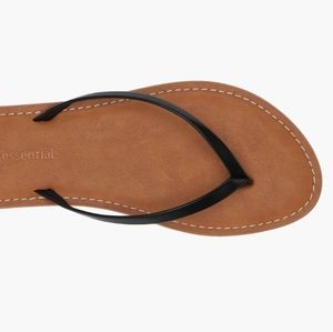 Size 8 black/tan flip flops NWT